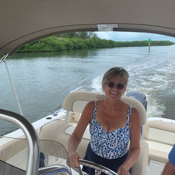 Meet your Posher, Jennifer - Picture 4 of 7